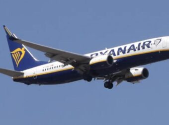 Ryanair για τις πτήσεις στην Ελλάδα: Κατηγορεί τον υπουργό για τις καθυστερήσεις