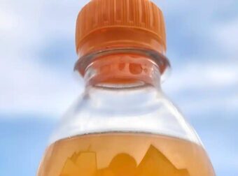 Βόμβα με πασίγνωστες πορτοκαλάδες που πίνουν όλοι – Περιέχουν επικίνδυνη χρωστική ουσία