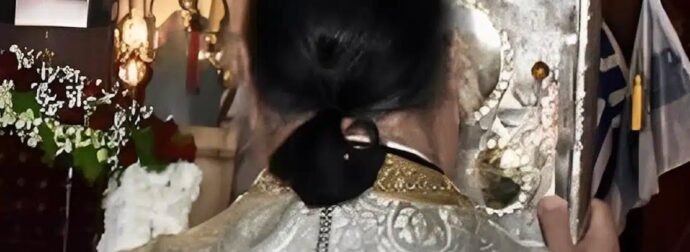 Απίστευτο: Μεθυσμένος ιερέας παραλίγο να πέσει στον τάφο σε κηδεία στην Αθήνα