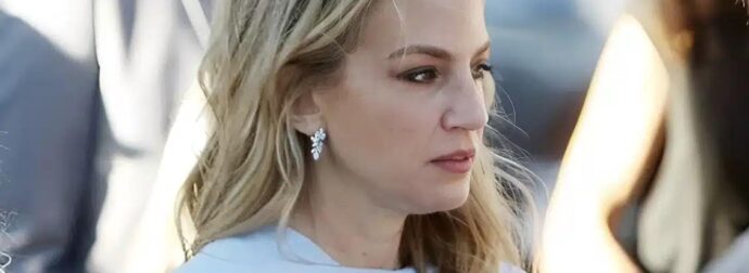 Γαλάζιο για μια γαλαζοαίματη: Μαθεύτηκε η αστρονομική τιμή του φορέματος της Χρυσής Βαρδινογιάννη που φόρεσε στον γάμο του αδελφού της