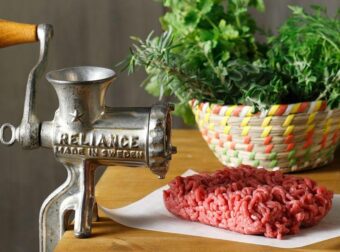 Αδιανόητο περιστατικό στη Λάρισα: Αγόρασε κιμά και βρήκε μέσα σκάγια