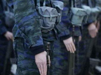 Μεγάλες αλλαγές στο Στρατό: Τέλος οι φαντάροι σε Αεροπορία και Ναυτικό – Προαιρετική θητεία για τις γυναίκες