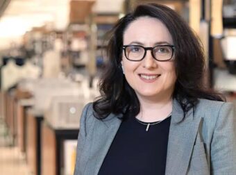 Διεθνής διάκριση για Ελληνίδα νευροεπιστήμονα: Άνοιξε νέους δρόμους στη θεραπεία της Σκλήρυνσης κατά Πλάκας