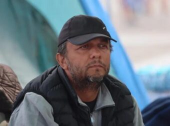 Σοκάρει η εικόνα: Κίνδυνος θανάτου για τον Πάνο Ρούτσι – Η κλεψύδρα αδειάζει