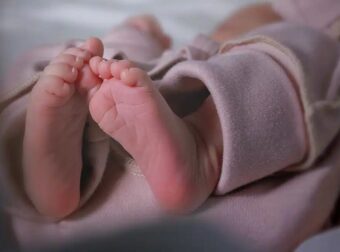 Μεγάλη Βρετανία: Μωρό 14 ημερών νεκρό από τον ίδιο του τον πατέρα