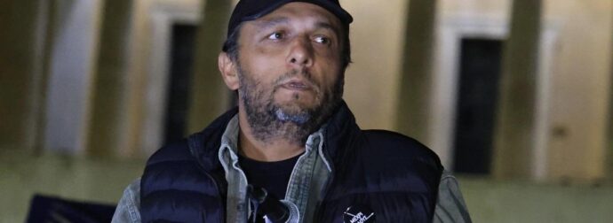 ΣΥΜΒΑΙΝΕΙ ΤΩΡΑ Ο Πάνος Ρούτσι μεταφέρθηκε εσπευσμένα στο νοσoκoμεio..