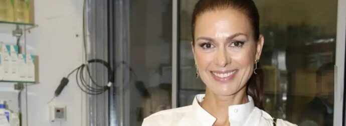 Τζίνα Αλιμόνου: Στο Αστυνομικό Τμήμα με τον σύντροφό της για ενδοοικογενειακή βία