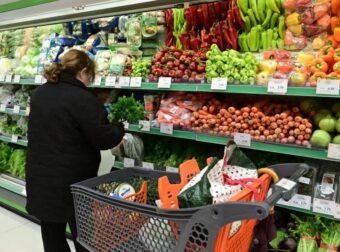 Σούπερ μάρκετ: Μειώνεται η τιμή σε πολλά προϊόντα από την επόμενη εβδομάδα