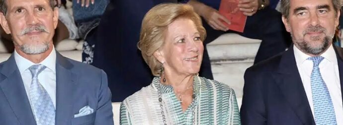 Η πιο αριστοκρατική μητέρα: Η Άννα Μαρία με τους γιους της στο Ηρώδειο ντυμένη κομψή όσο καμία άλλη