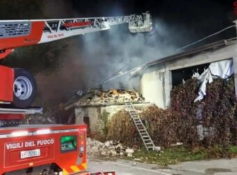 Τραγωδία ΤΏΡΑ: Τρεις νεκροί αστυνομικοί και 13 τραυματίες – Πήγαν να κάνουν έξωση οικογένεια και οι ένοικοι ανατίναξαν το σπίτι με αέριο