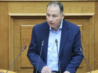 Άρση ασυλίας του βουλευτή του ΚΚΕ, Βασίλη Μεταξά -Κατηγορείται ότι έκλεψε ασπίδα αστυνομικού σε κινητοποίηση