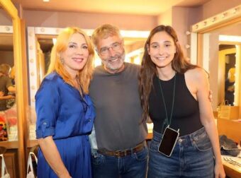 Αθερίδης: Η Καρύδη και η κόρη του μαζί στο θέατρο – Οι δηλώσεις στις κάμερες και οι Φωτογραφίες