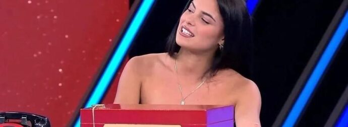 Η κόρη γνωστού ζευγαριού πήγε στο DEAL – Η ομοιότητα με την καλλονή μητέρα της