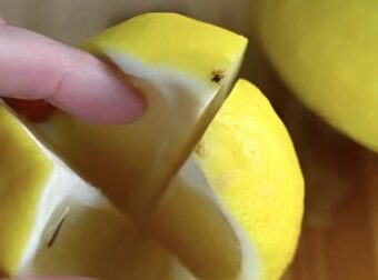 Κόψτε ένα λεμόνι στα τέσσερα και αφήστε το στο υπνοδωμάτιό σας όλη τη νύχτα – ο λόγος είναι πανέξυπνος