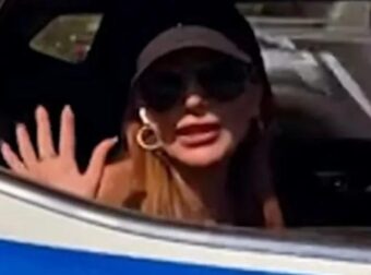 Περιπολικό της αστυνομίας πήρε τη Δέσποινα Βανδή – Τι συνέβη στη γνωστή τραγουδίστρια (Βίντεο)