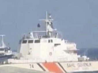 ΤΡΟΜΟΣ ΣΕ ΕΛΛΗΝΙΚΟ ΑΛΙΕΥΤΙΚΟ ΣΤΟ ΑΓΑΘΟΝΗΣΙ – ΤΟΥΡΚΟΙ ΕΠΙΧΕΙΡΗΣΑΝ ΝΑ ΤΟ ΒΟΥΛΙΑΞΟΥΝ