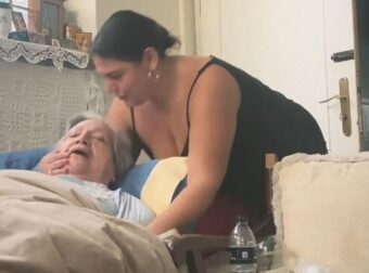 Δανάη Μπάρκα: Ραγίζει καρδιές το βίντεο με την γιαγιά της, Τούλα