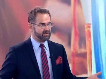 Σταύρος Μπαλάσκας: Η σπάνια φωτογραφία με τη σύζυγό του και την πρώην γυναίκα του