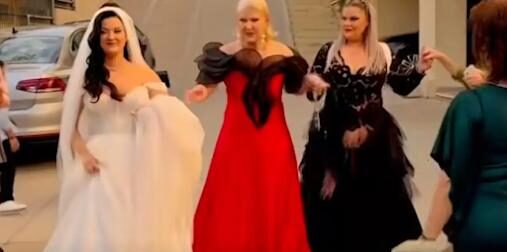 Η Χαρά Βέρρα πάντρεψε την κόρη της και βάφτισε τον εγγονό της – Βίντεο με το παραδοσιακό γλέντι που ακολούθησε