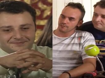 47άρης με άσπρα μαλλιά, φαλάκρα, μουστάκι, παραπάνω κιλά: Θυμάστε τον Μπίλη στους Singles; δείτε πως είναι σήμερα στο Σπίτι Δίπλα στο Ποτάμι