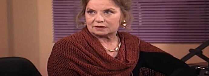 Αντίο… «θεία Μπεμπέκα»: Συγκίνηση στην κηδεία της Άννας Κυριακού – «Λύγισε» ο γιος της