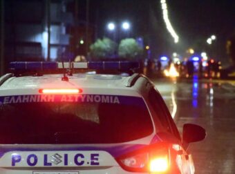 Αστυνομικός ξυλοκοπήθηκε από πολίτες – Τους καθυστερούσε με το περιπολικό