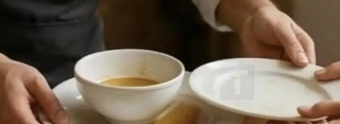 Τι σημαίνει όταν ένα άτομο βοηθά τους σερβιτόρους να μαζέψουν τα πράγματα από το τραπέζι, σύμφωνα με την ψυχολογία