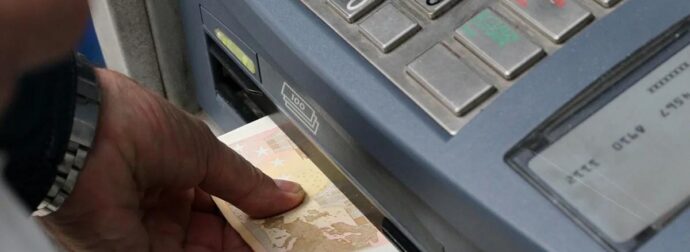 ΜΟΛΙΣ «ΕΣΚΑΣΕ»: ΝΕΟ ΕΠΙΔΟΜΑ 100 ΕΥΡΩ ΚΑΘΕ ΜΗΝΑ – ΠΟΙΟΙ ΤΟ ΔΙΚΑΙΟΥΝΤΑΙ ΚΑΙ ΔΕΝ ΤΟΥΣ ΕΧΕΙ… ΕΝΗΜΕΡΩΣΕΙ ΚΑΝΕΝΑΣ