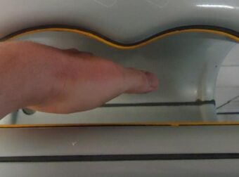 Γιατί δεν πρέπει να στεγνώνετε τα χέρια σας στα μηχανήματα αέρα στις τουαλέτες