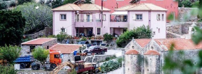 Θρίλερ χωρίς τέλος στα Bopίζια: Αγνοείται ο γιος της 56χονης που σκοτώθηκε