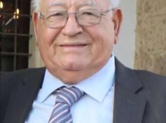 Πέθανε ο Κωστάκης Χαραλάμπους: Πότε θα γίνει η κηδεία και η παράκληση της οικογένειας – Δείτε φωτογραφία