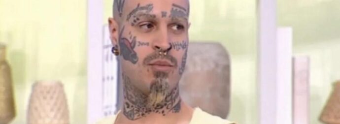 Τον θυμάστε; Κάποτε έπαιζε σε ελληνικές σειρές και τώρα έχει Eθισμo στα Tατou