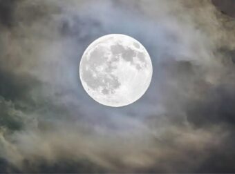 Αυτά είναι τα 4 ζώδια που θα αναστατώσει η αποψινή Πανσέληνος στον Ταύρο