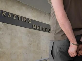 Ισόβια και 12ετή σε 47χρονο που σκότωσε την πρώην σύζυγό του επειδή πίστευε ότι διατηρεί σχέση με τον 30χρονο γιο της