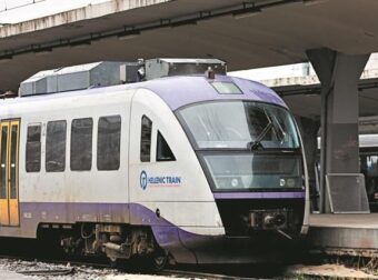 Τρένα – Συναγερμός στη Λάρισα: Τρένο μπήκε σε λάθος γραμμή – “Κάτι έγινε με το κλειδί”