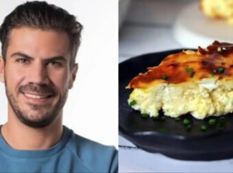 Άκης Πετρετζίκης: Έδειξε την πιο αφράτη τυρόπιτα με μπεσαμέλ και φέτα που δεν θα μείνει κομμάτι