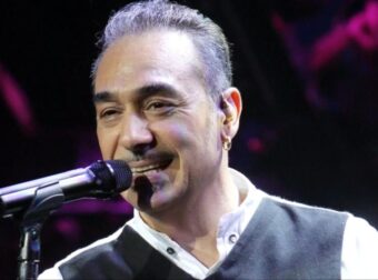 Αυτή είναι η αλήθεια, μένει σε άλλο σπίτι: Γι’ αυτό ο Νότης Σφακιανάκης δεν πήγε στην αποτέφρωση της γυναίκας του στην Ριτσώνα, είναι κλεισμένος μέσα