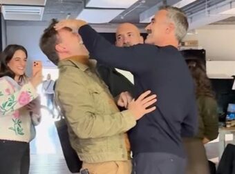 Παρά Πέντε: Η στιγμή που όλοι περιμέναμε – Οι ηθοποιοί σμίγουν ξανά 20 χρόνια μετά (Βίντεο)