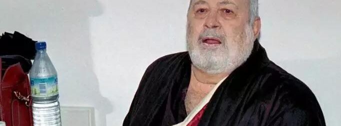 «Ντροπή.. τον παράτησαν»: Στη φόρα φωτογραφίες από τον τάφο του Δημήτρη Παπαμιχαήλ, εικόνες εγκατάλειψης