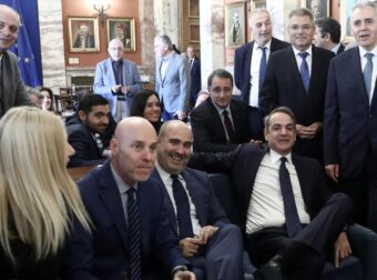 Χαλαρός και χαμογελαστός ο Μητσοτάκης – Έμαθε σήμερα τα ευχάριστα νέα και είναι μέσα στη τρελή χαρά με ποσοστό απο δημοσκόπηση