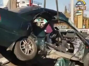 Τραγωδία στην Παιανία: Δύο νεκροί σε πλαγιομετωπική σύγκρουση – Η πόρτα αυτοκινήτου βρέθηκε μέτρα μακριά (βίντεο)