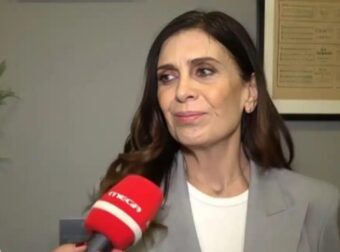 Κατερίνα Διδασκάλου: «Διατηρούμαι λαμπερή γιατί δεν κρίνω, πίνω πολύ νερό και κάνω καλές σκέψεις»