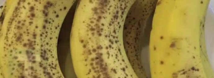 Οι γιατροί αποκαλύπτουν ότι το να τρώτε μπανάνες τη νύχτα επηρεάζει το ζάχαρο