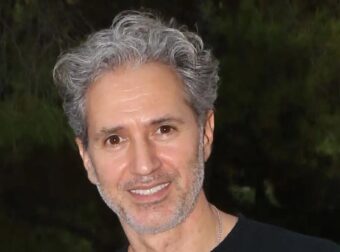 Πανελλήνια συγκίvηση για τον τραγουδιστή, Δημήτρη Κόκοτα