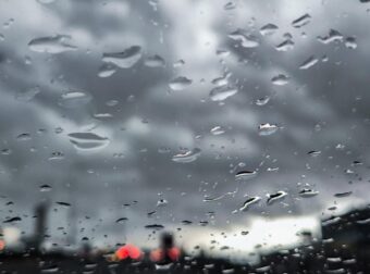 Καιρός: «Καμπανάκι» μετεωρολόγων: Επιδεινώνεται ραγδαία ο καιρός, έρχεται ψυχρή εισβολή – Πού θα «χτυπήσουν» τα φαινόμενα