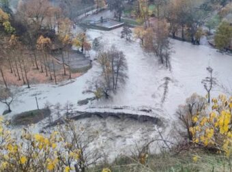 «Βυθίστηκε» ο χώρος του ιστορικού River Party από την παρατεταμένη κακοκαιρία