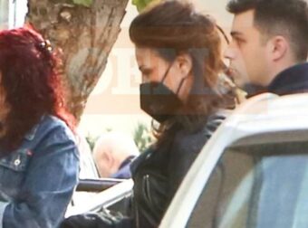 Έφτασε με περιπολικό στην Ευελπίδων η Δήμητρα Ματσούκα