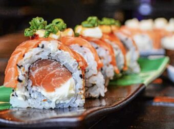 Καταγράφηκε η πρώτη μόλυνση ανθρώπου από κατανάλωση σούσι στην Ελλάδα – Τι είναι η ανισακίαση