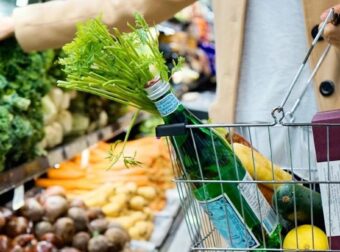 Δικηγόρος αποκαλύπτει το μοναδικό προϊόν του σούπερ μάρκετ που δεν θα άγγιζε ποτέ – “Καλό είναι να μη το πάρετε ποτέ”