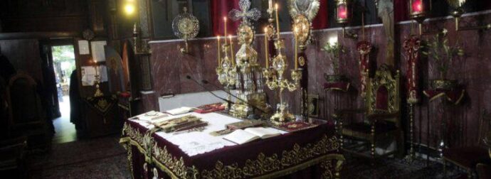 Λος Άντζελες – 2020: Αρχιεπίσκοπος διέταξε να καεί το ιερό εκκλησίας επειδή «έπιασαν» μέσα μερακλή ιερέα με 2 γυναίκες